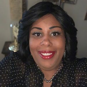 Meet your Posher, Ebony